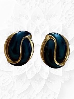 Vintage Trifari Signed Green Post-Style Pierced Earrings